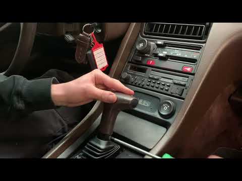 Vidéo d'instruction pour la réparation de la boîte de vitesses automatique de la Porsche 928, bloc de réparation